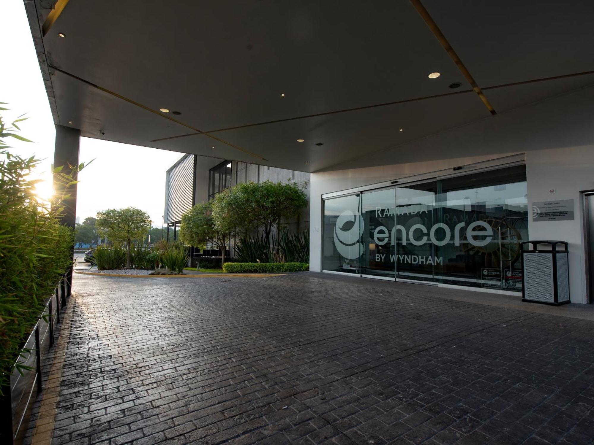Ramada Encore By Wyndham Queretaro El Salitre Exterior foto
